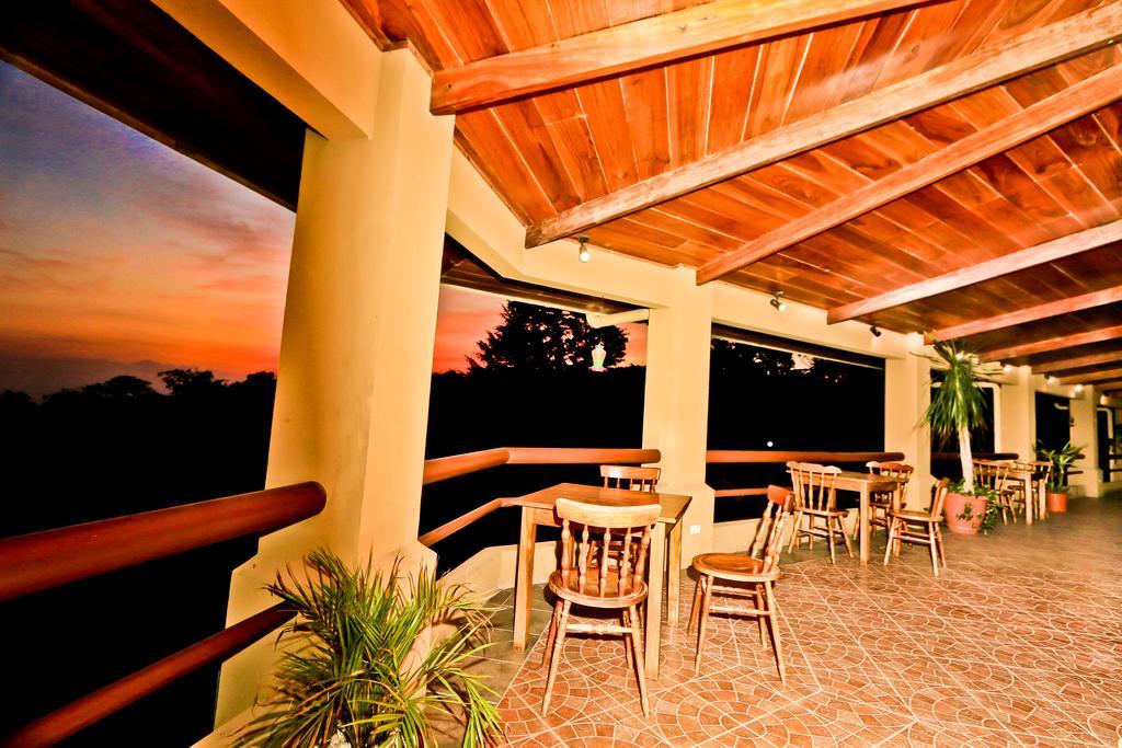 Hotel Montana Monteverde Bagian luar foto