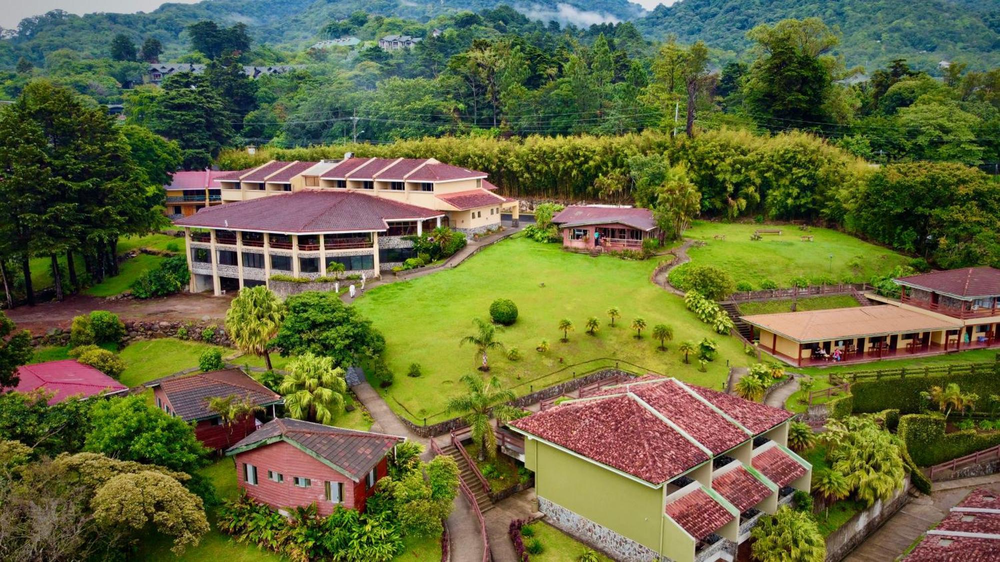 Hotel Montana Monteverde Bagian luar foto