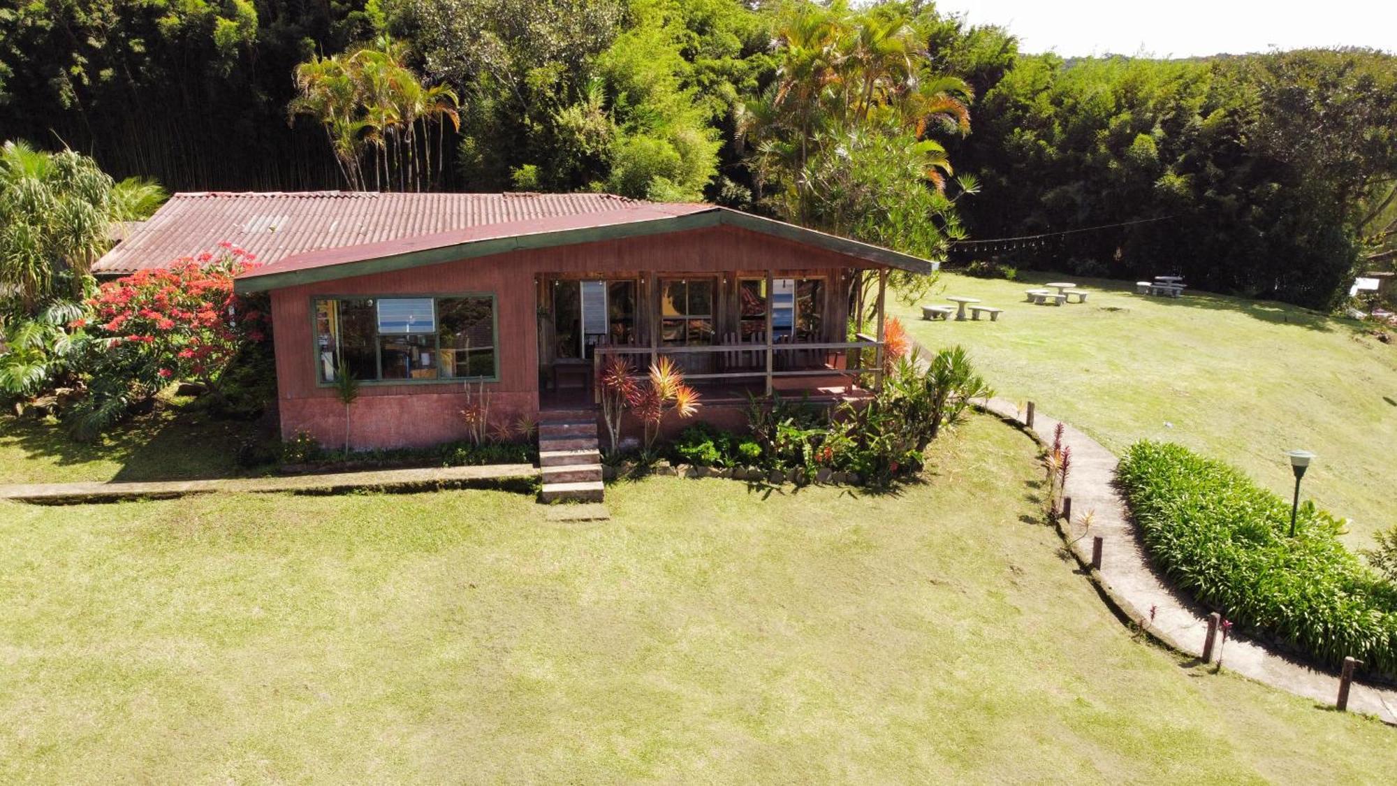 Hotel Montana Monteverde Bagian luar foto