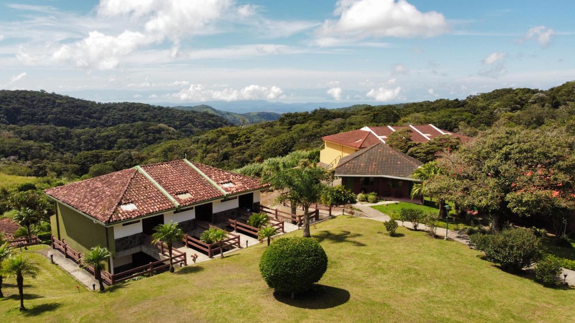 Hotel Montana Monteverde Bagian luar foto