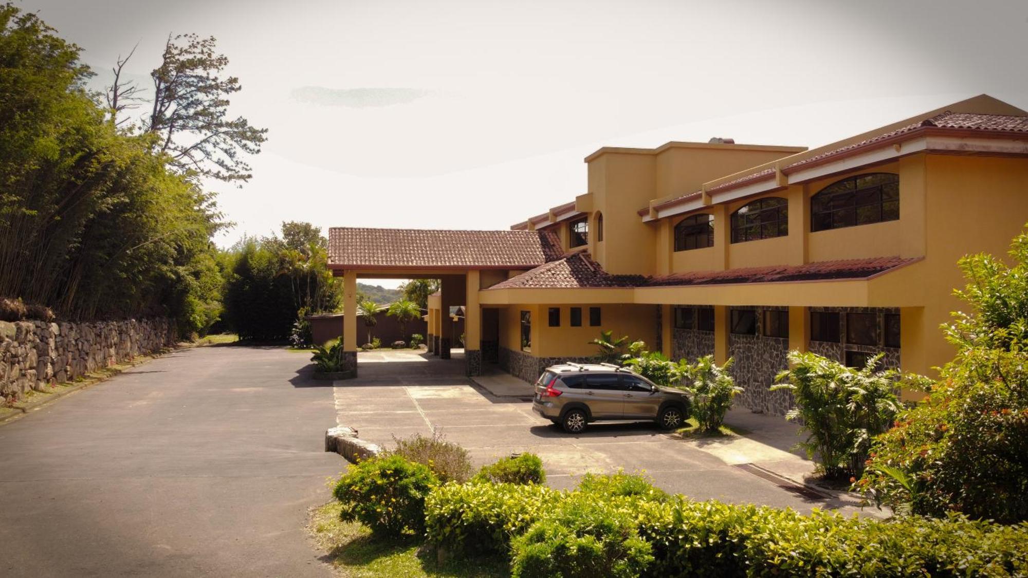 Hotel Montana Monteverde Bagian luar foto