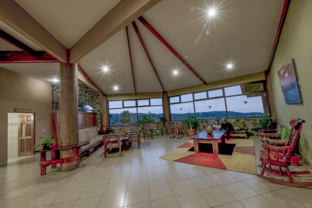 Hotel Montana Monteverde Bagian luar foto