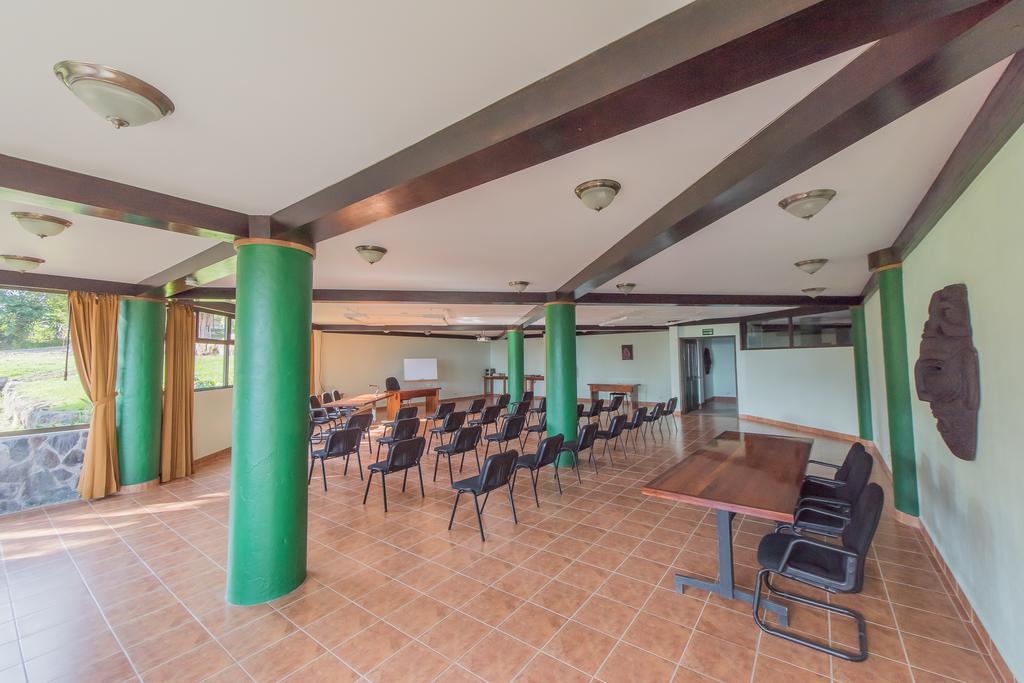 Hotel Montana Monteverde Bagian luar foto